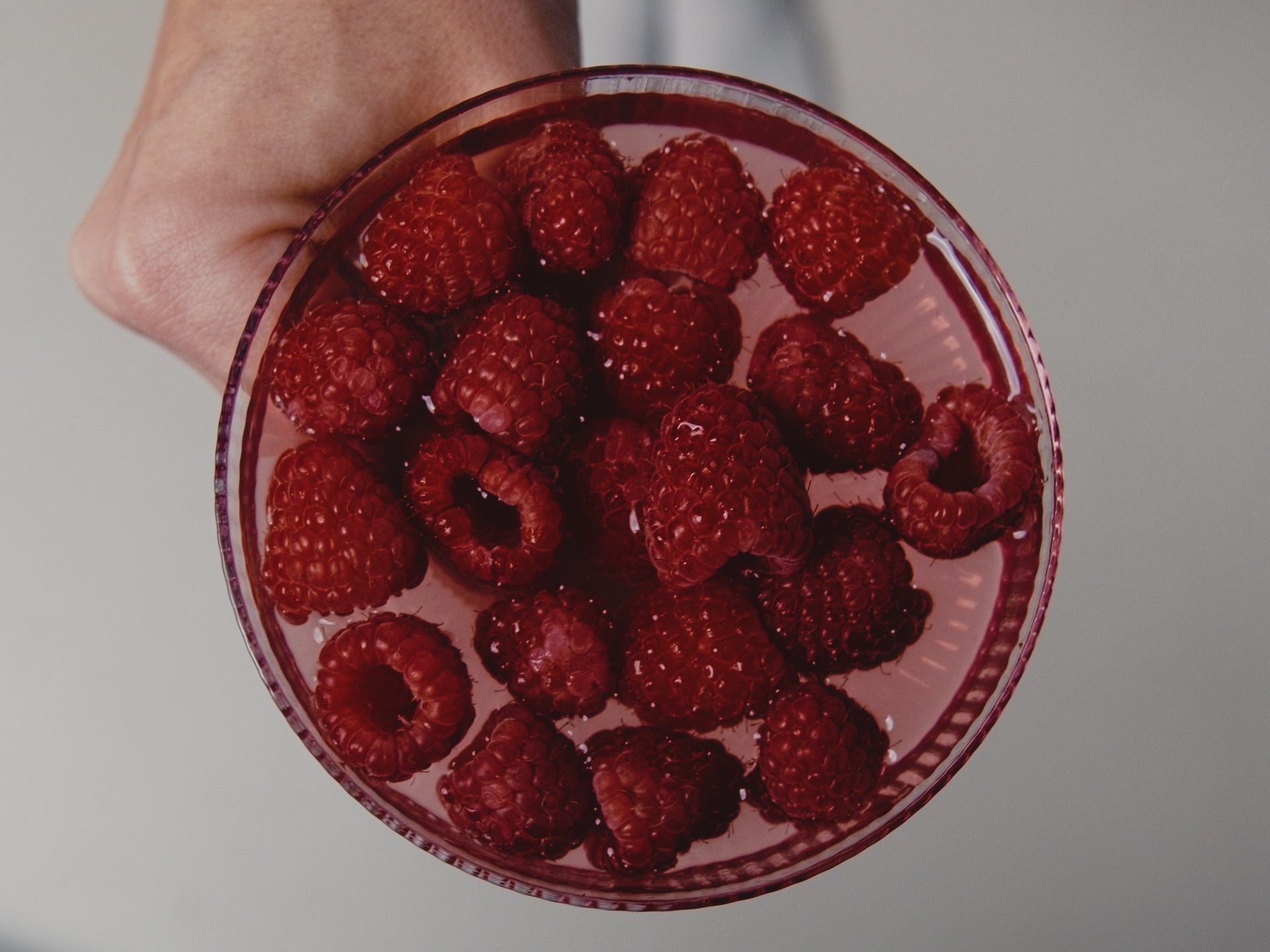 Load video: We’re here for the ones who show up – every day. Who choose progress over perfection. Powered by hydration. Connected through a mindset. Electrolyte-infused sparkling water with magnesium, B‑vitamins &amp; natural caffeine.